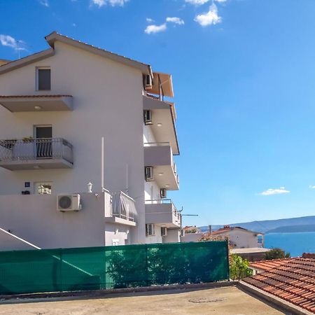 Apartments Sonata Omis Exterior photo