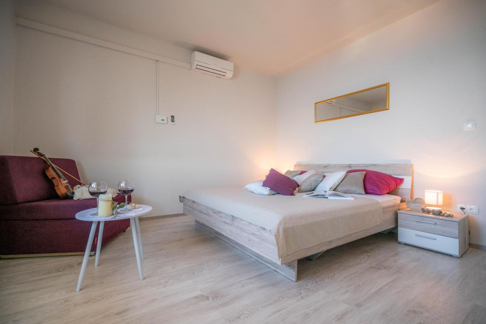 Apartments Sonata Omis Exterior photo