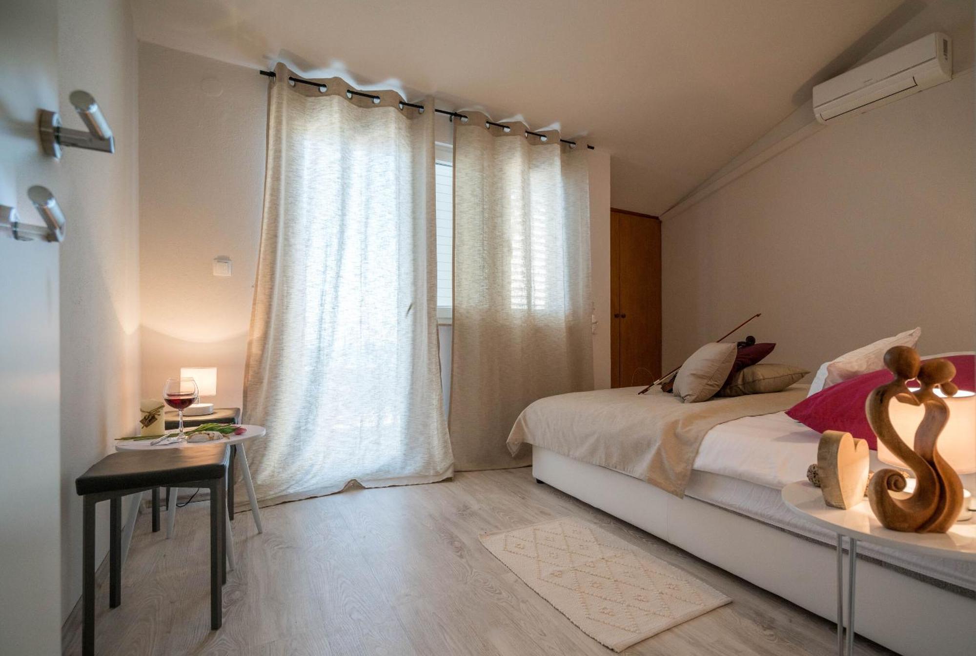 Apartments Sonata Omis Exterior photo
