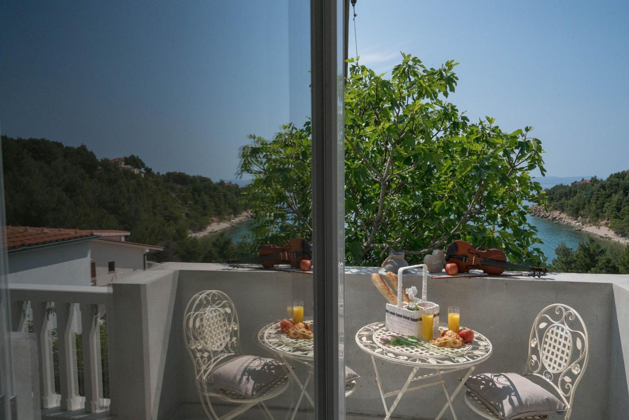 Apartments Sonata Omis Exterior photo