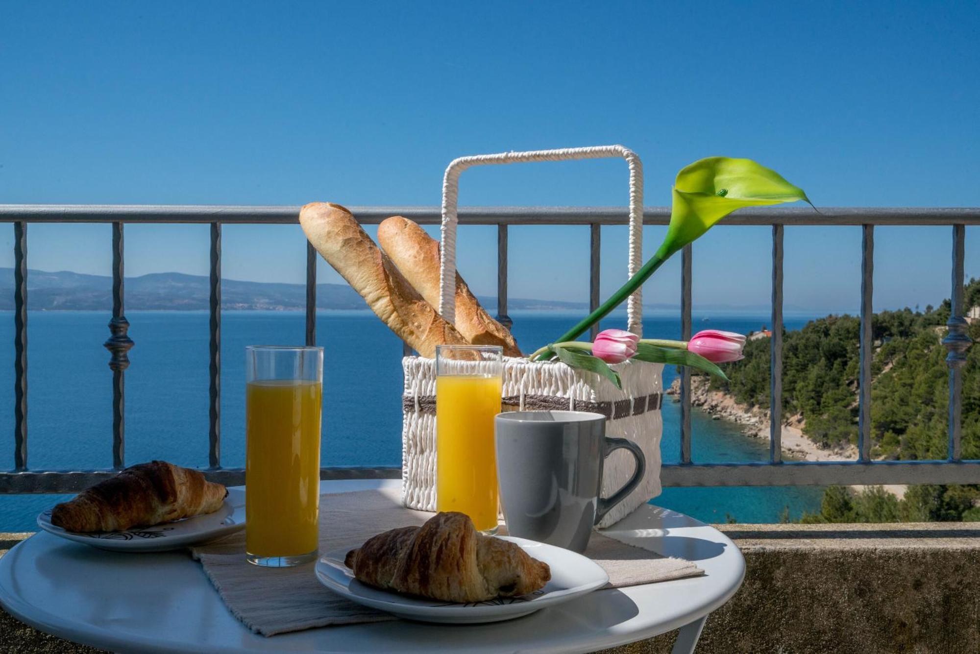 Apartments Sonata Omis Exterior photo